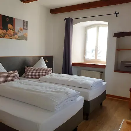 & Restaurant Huellen فندق Barweiler