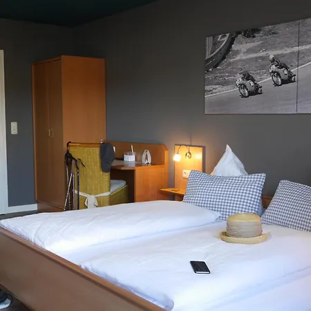 & Restaurant Huellen 3*