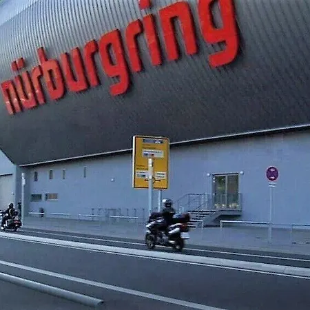 & Restaurant Huellen