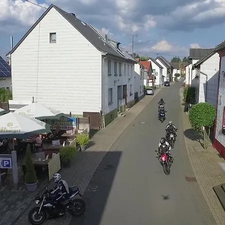 & Restaurant Huellen בארוויילר