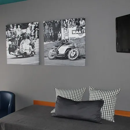 & Restaurant Huellen 3* Barweiler