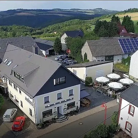 & Restaurant Huellen מלון 3*