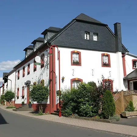 & Restaurant Huellen فندق Barweiler