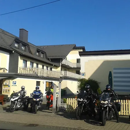 & Restaurant Huellen