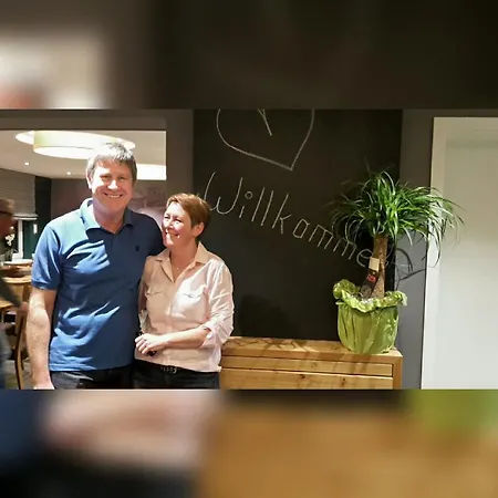 فندق & Restaurant Huellen