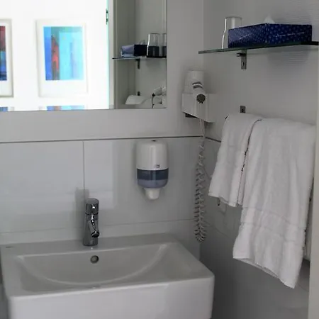 & Restaurant Huellen