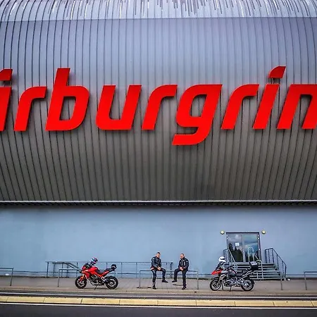 & Restaurant Huellen 3* בארוויילר