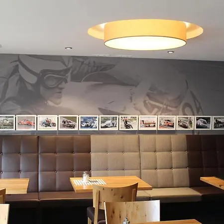 & Restaurant Huellen בארוויילר