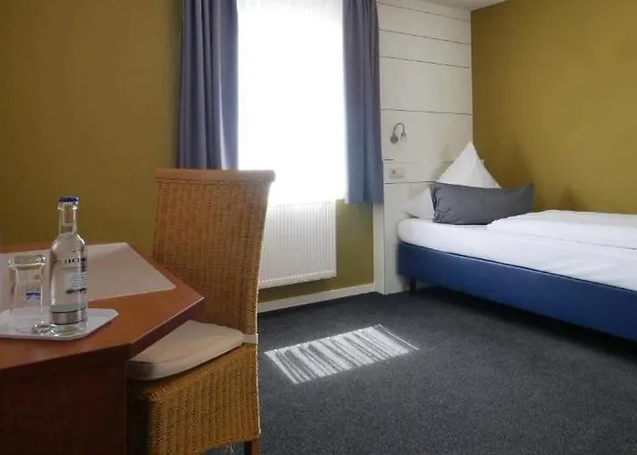 & Restaurant Huellen 3*