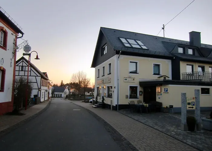 & Restaurant Huellen