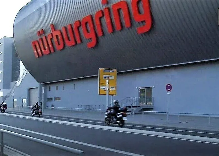 & Restaurant Huellen