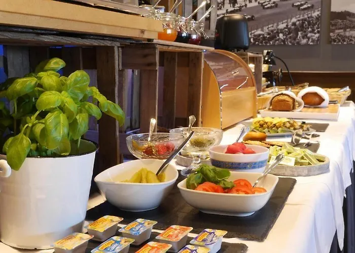 & Restaurant Huellen 3*