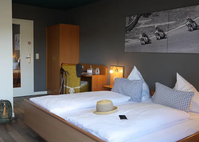 & Restaurant Huellen 3*