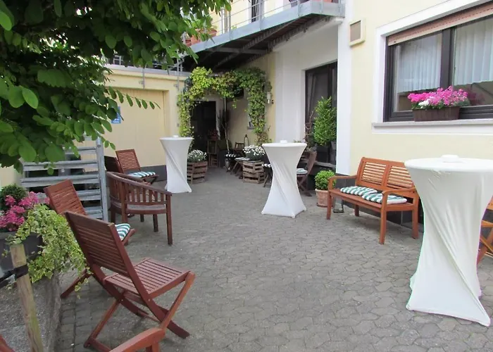 Hotel & Restaurant Huellen Barweiler