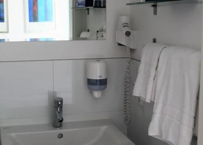 & Restaurant Huellen Hotel 3*