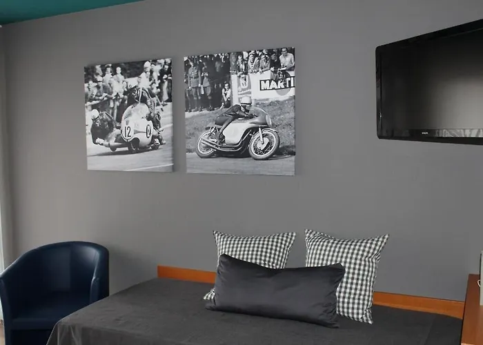 & Restaurant Huellen 3* Barweiler