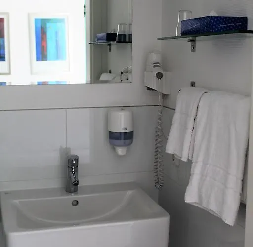 & Restaurant Huellen